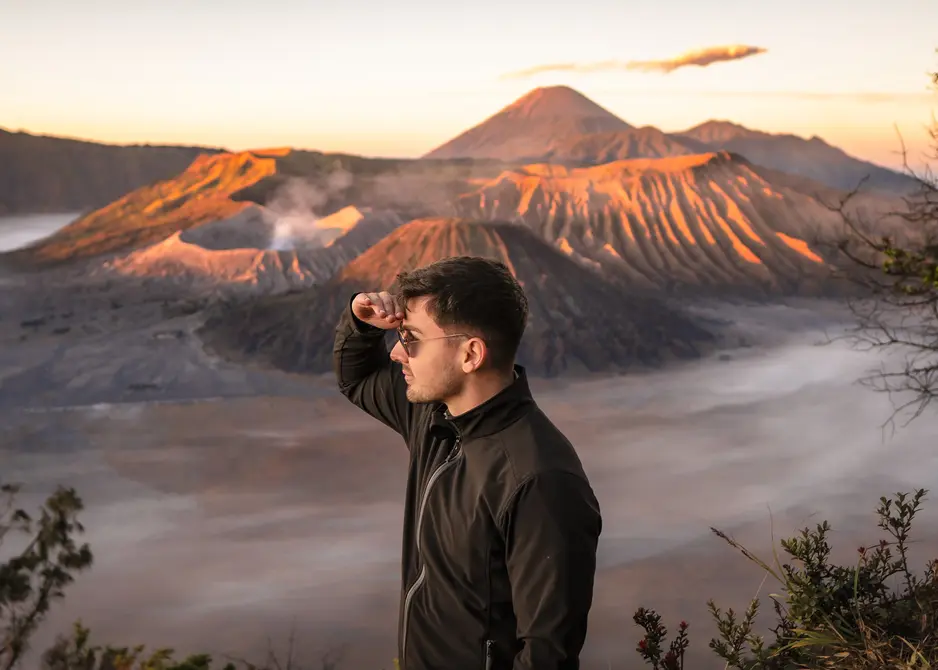 Tourist In Mount Bromo East Java Tourist In Mount Bromo East Java